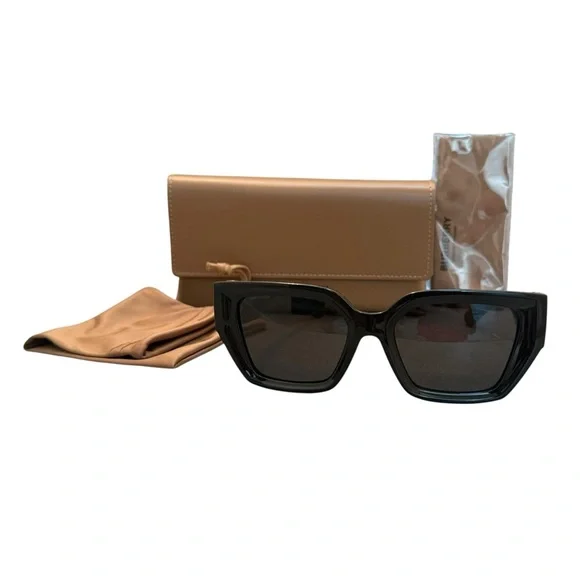 NWT Authentic Burberry Black Square Sunglasses